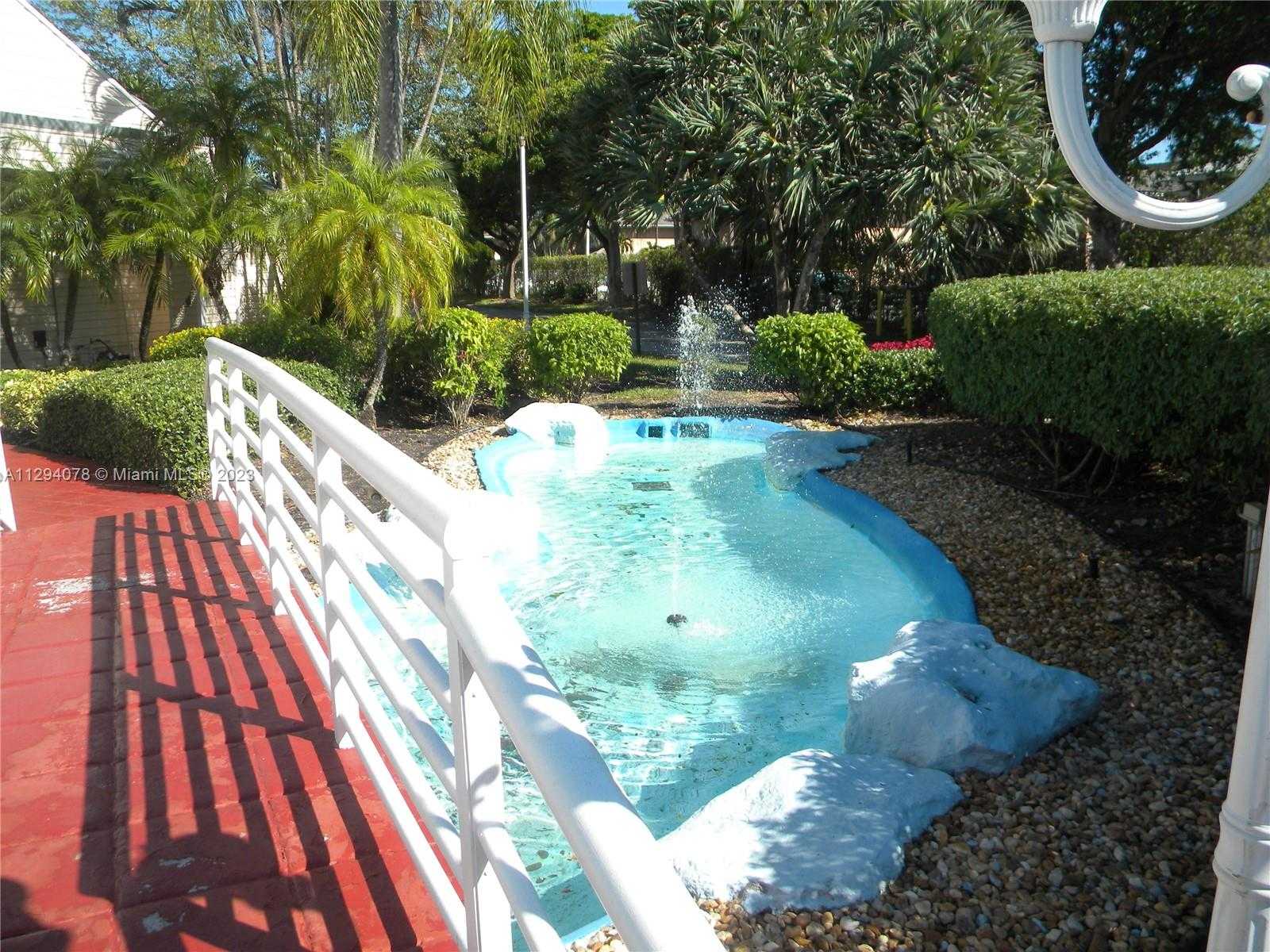 Kondominium dalam Lauderdale Lakes, Florida 11622197