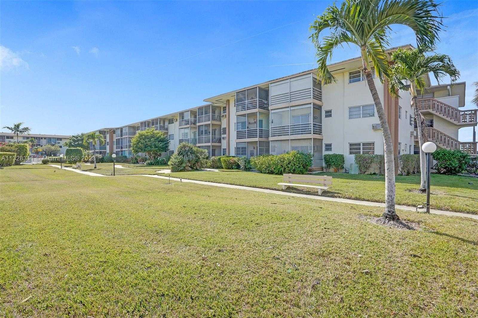 Condominium in Miami, Florida 11622201