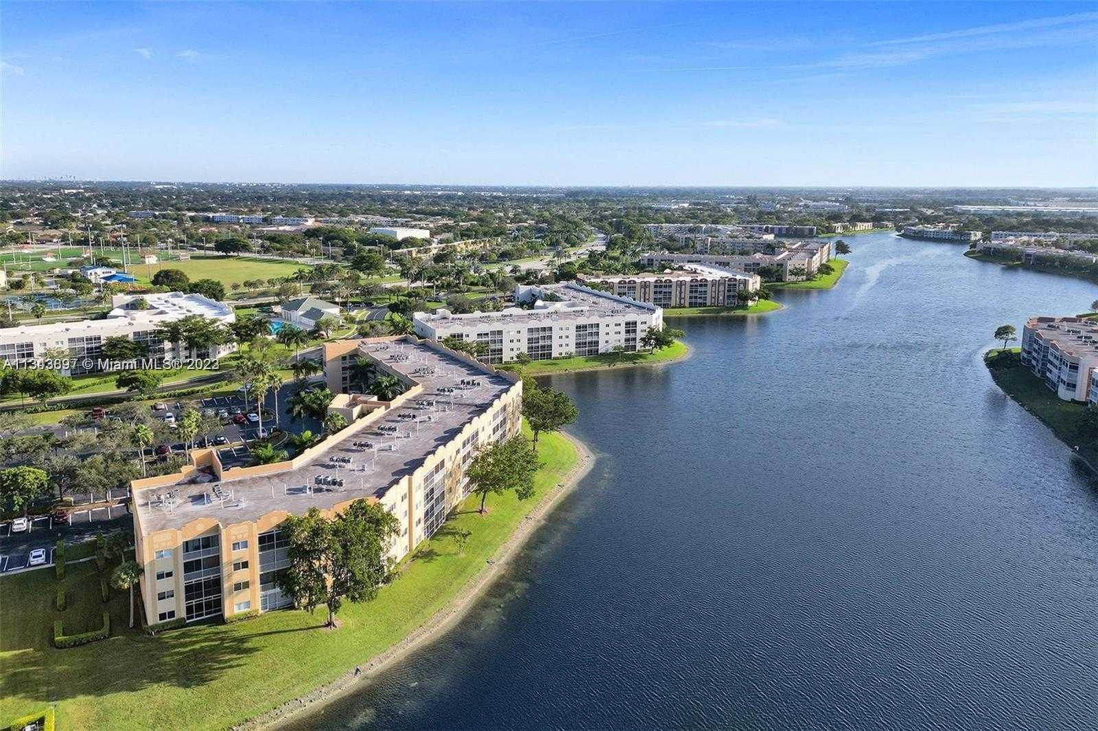 Condominium in Tamarac, Florida 11622225