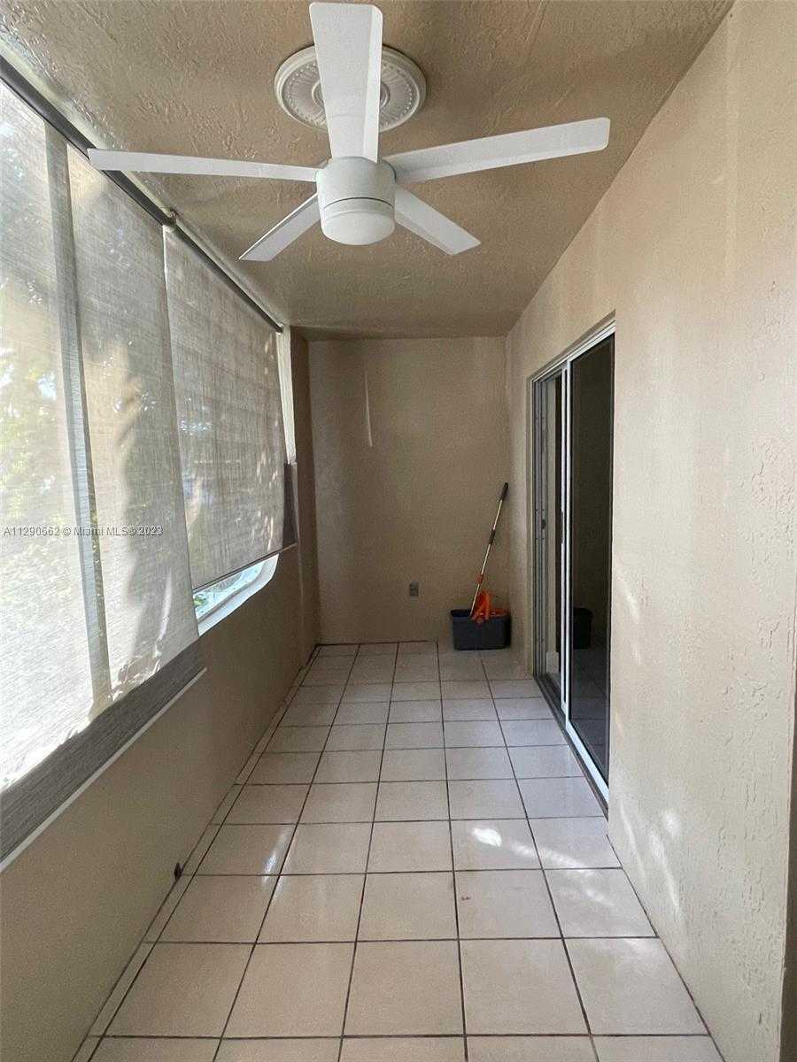 House in Doral, Florida 11622231