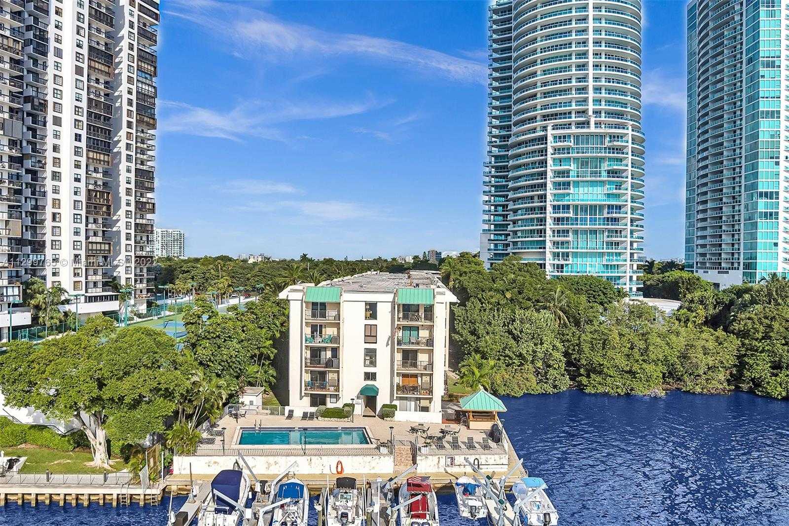 Eigentumswohnung im Miami, Florida 11622246