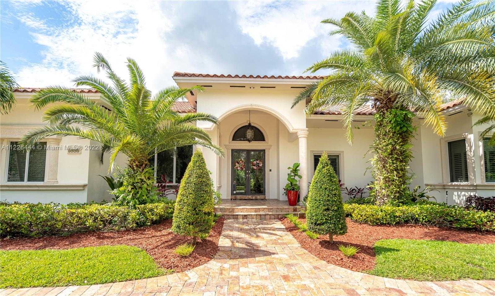 Dom w Pinecrest, Florida 11622263