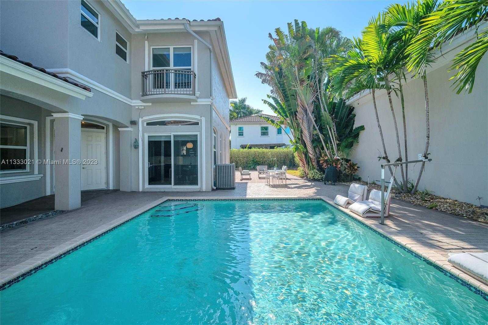 بيت في Hollywood, Florida 11622272