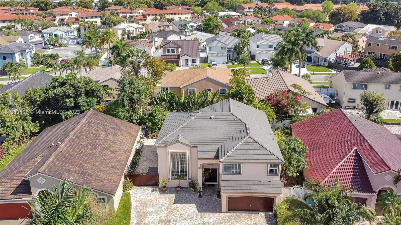 House in Miami, Florida 11622286