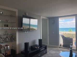 House in Fisher Island, Florida 11622293