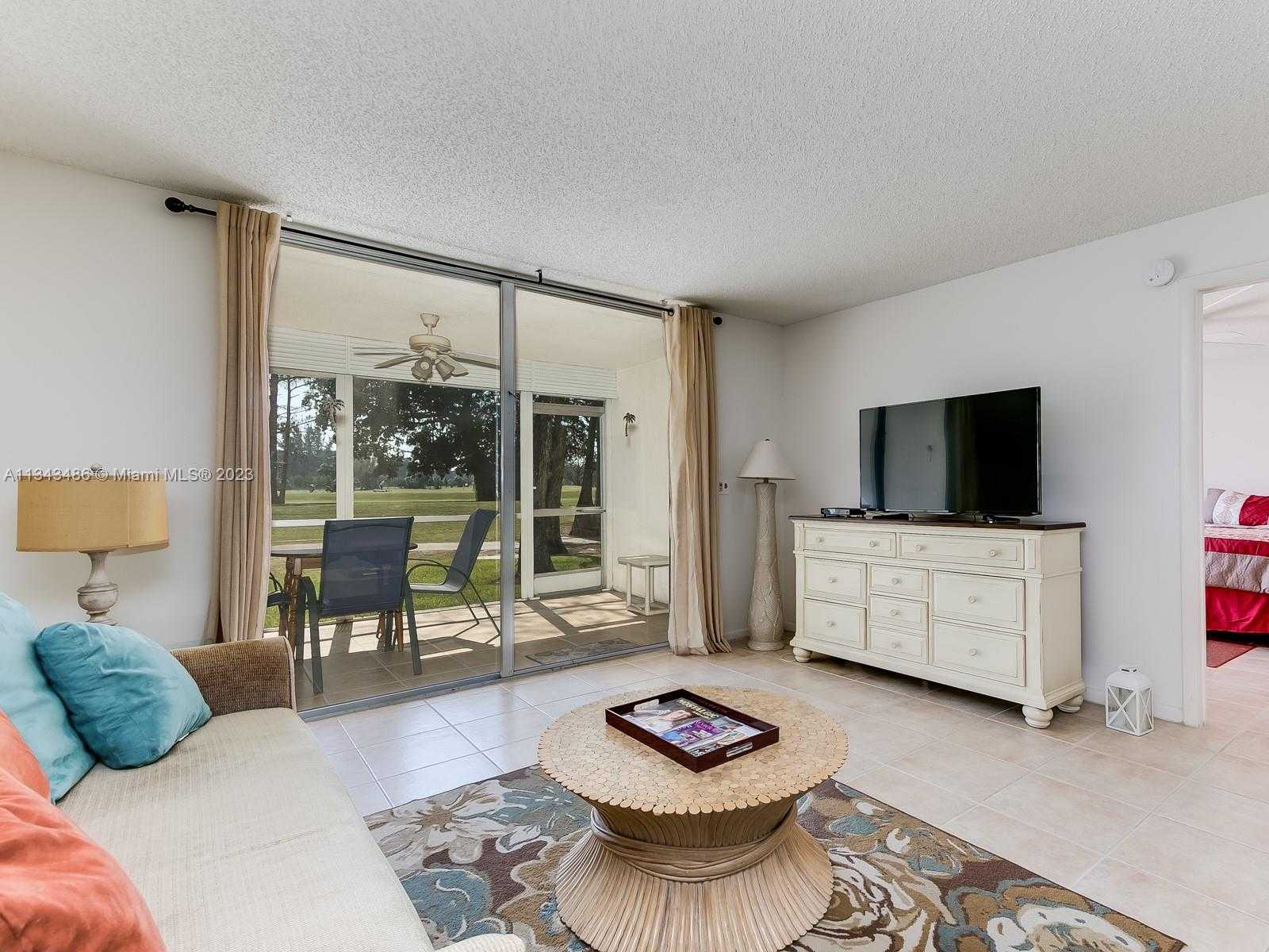 Condominium in Margate, Florida 11622294