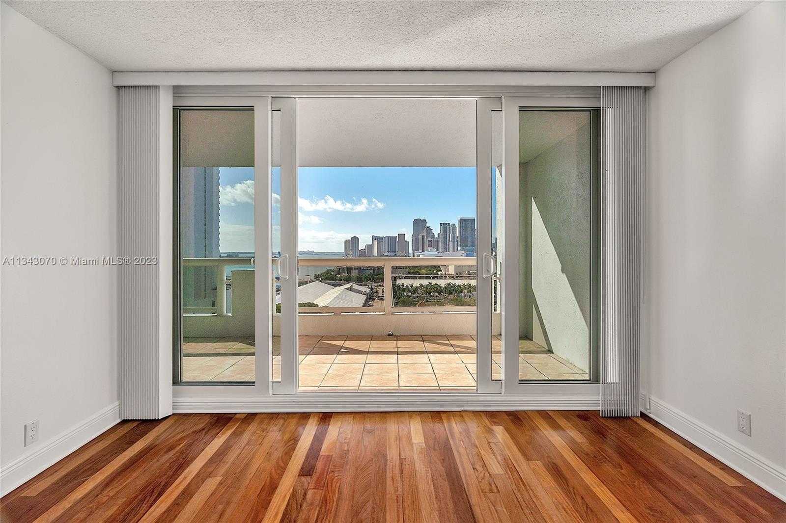 Condominium in Miami, Florida 11622302