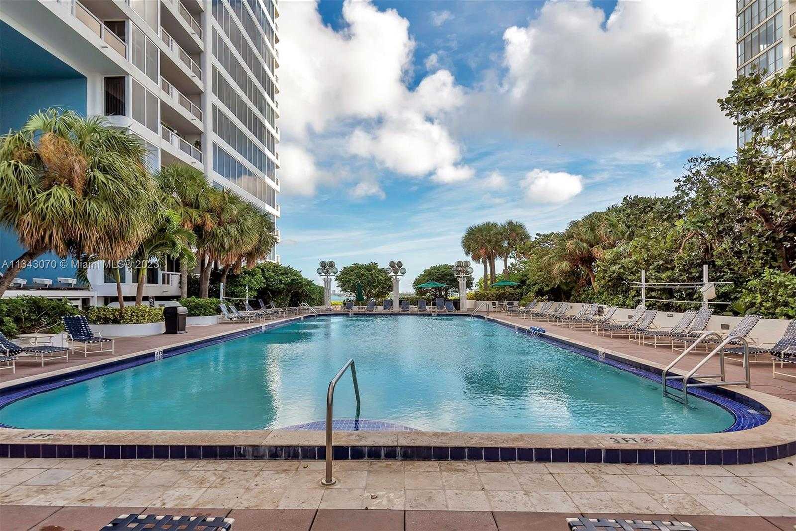 Condominium in Miami, Florida 11622302