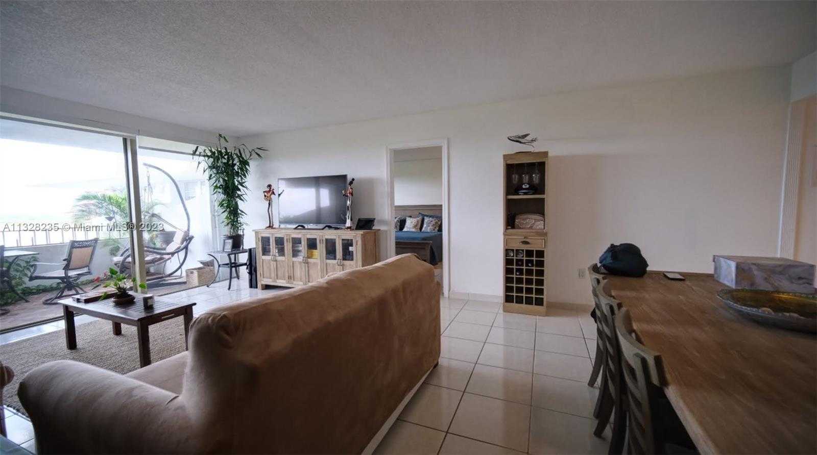 House in Key Biscayne, Florida 11622305