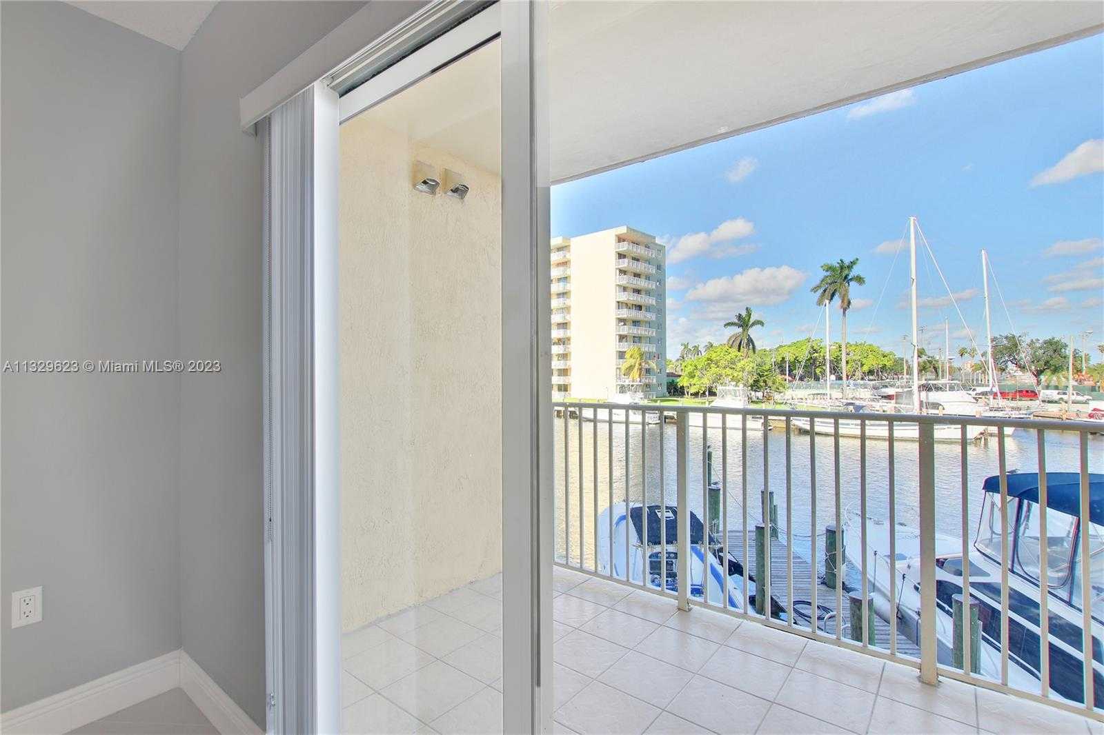 House in Miami, Florida 11622318