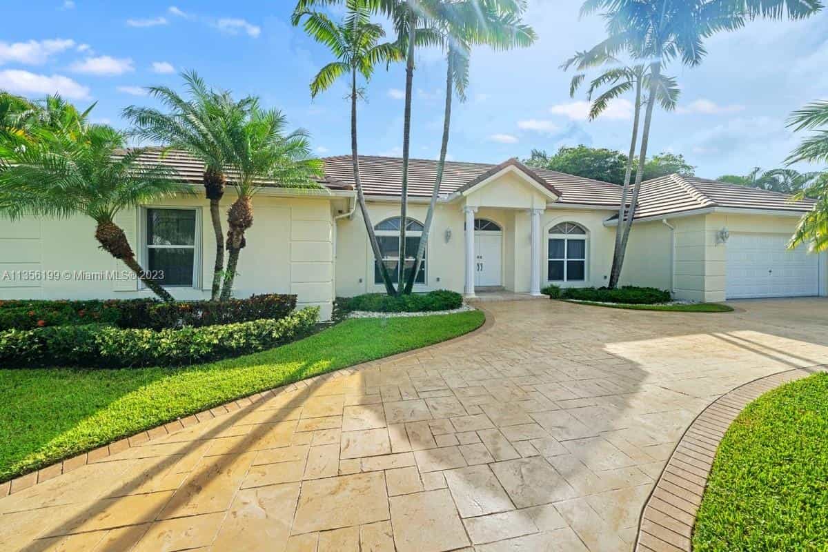 House in Doral, Florida 11622332