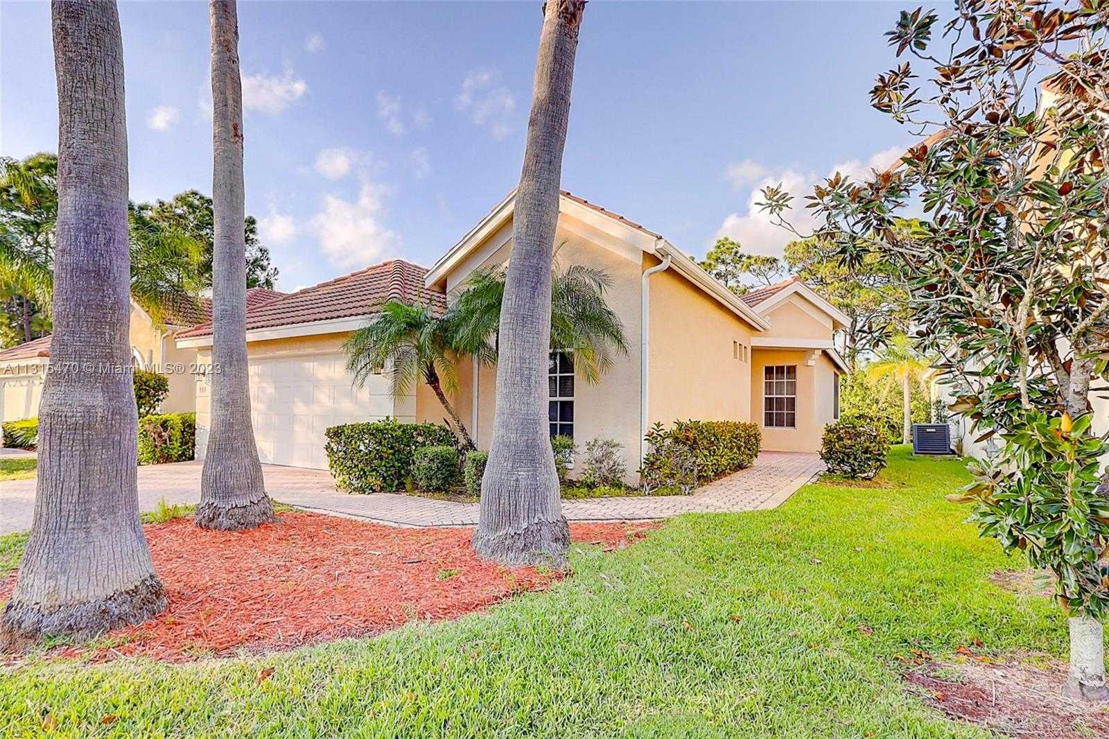 House in Port St. Lucie, Florida 11622345