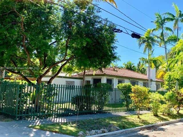House in Miami, Florida 11622357
