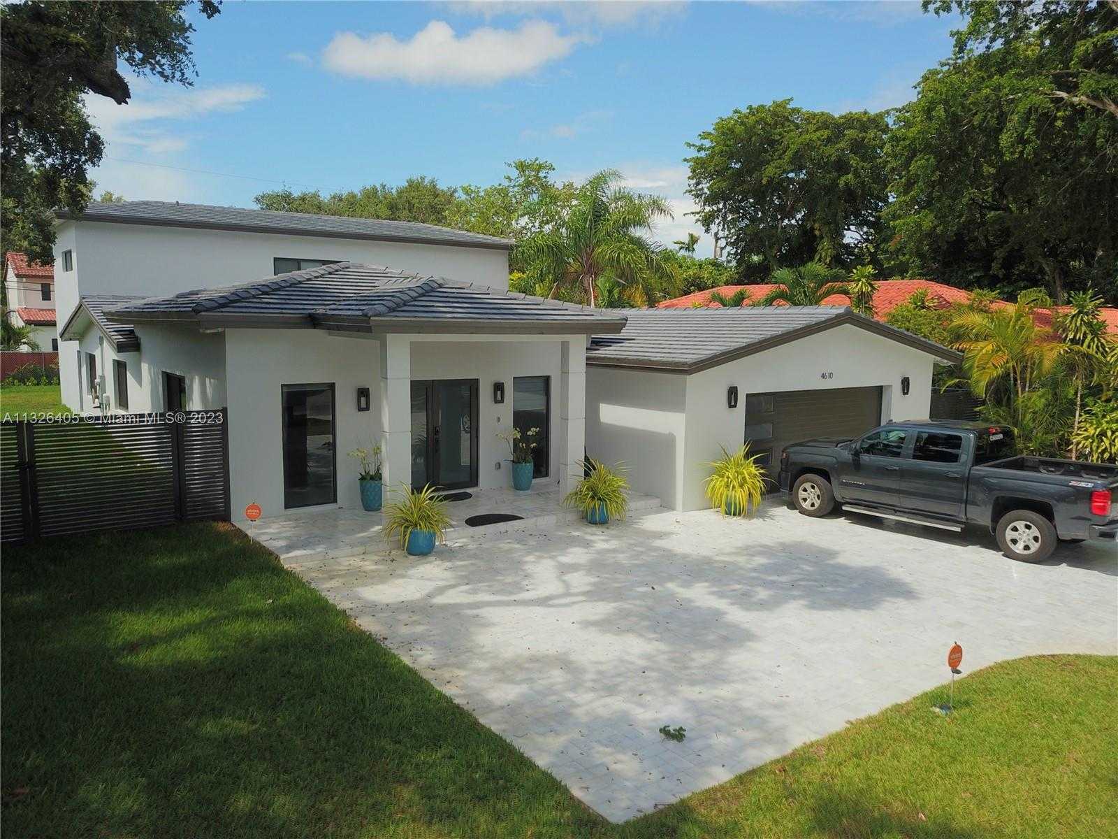 Haus im West Miami, Florida 11622361