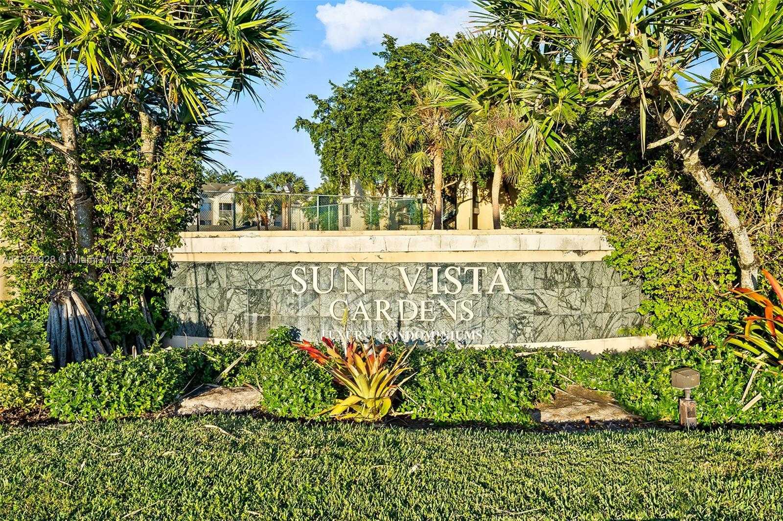 Condominio nel Sabal Palms Estates, Florida 11622363