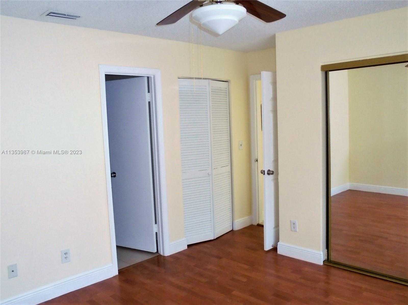Condominium dans Coral Springs, Florida 11622367