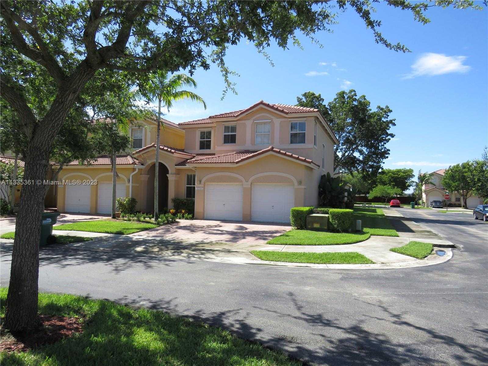 住宅 在 Miami, Florida 11622370
