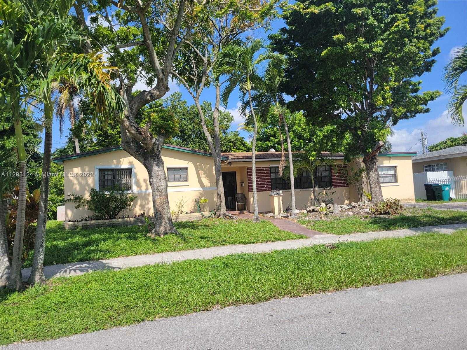 Huis in Miami Gardens, Florida 11622384
