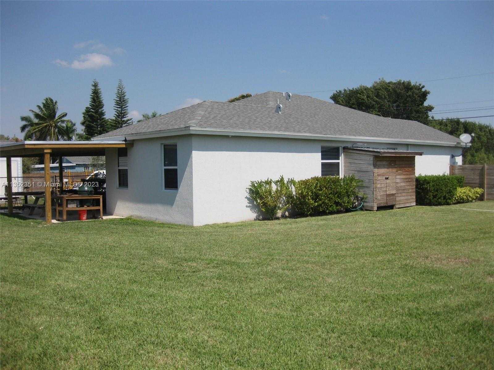 жилой дом в Редленд, Флорида 11622397