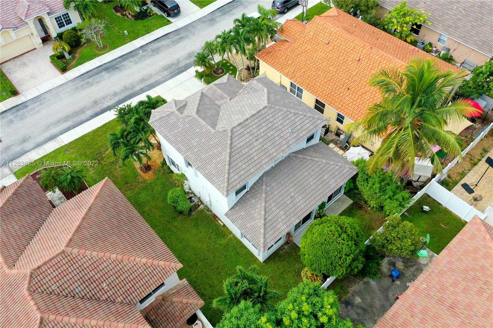 rumah dalam Pembroke Pines, Florida 11622418