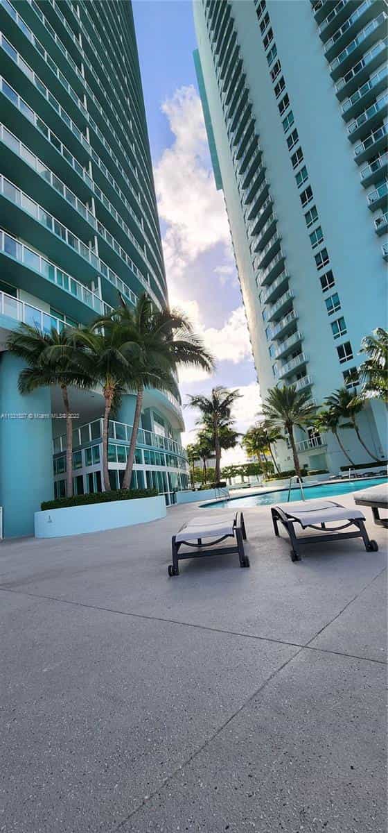 Будинок в Miami, Florida 11622425