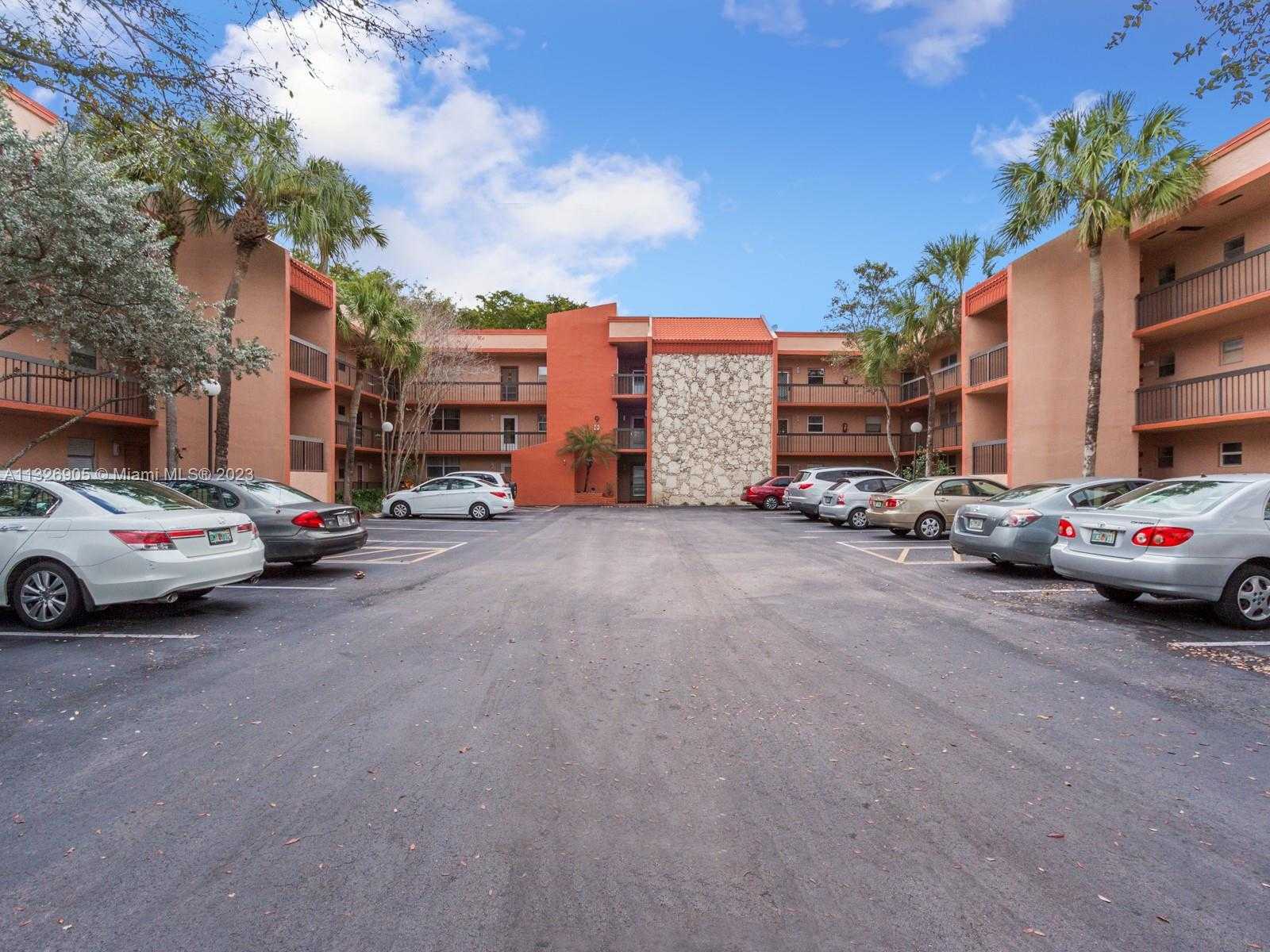 Condominium in Coral Springs, Florida 11622436