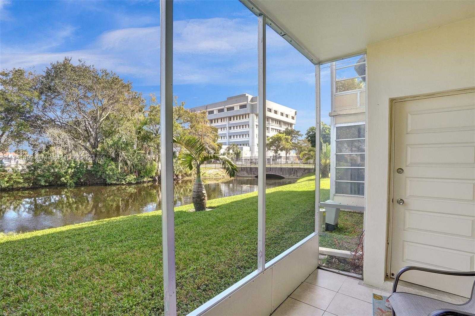Condominium in Lauderhill, Florida 11622442