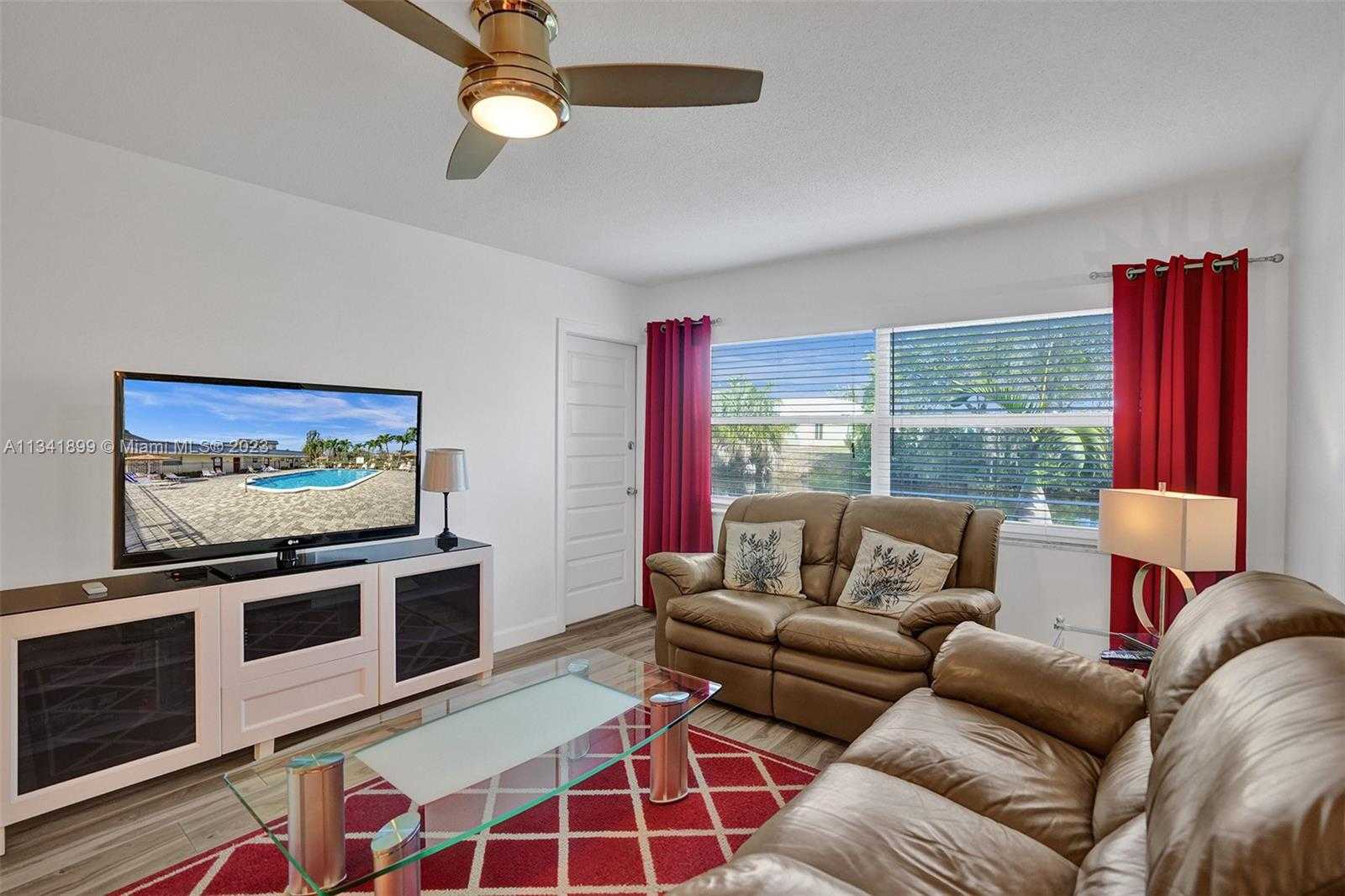 Condominium in Lauderhill, Florida 11622442