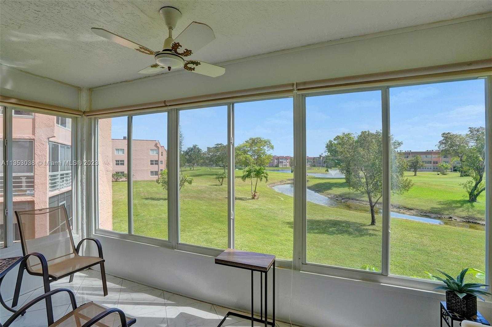 Condominium dans Lever du soleil, Floride 11622444