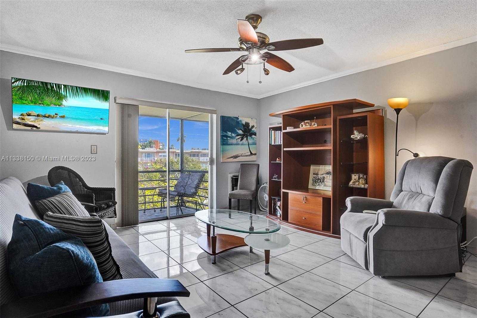 Condominium in North Miami Beach, Florida 11622451