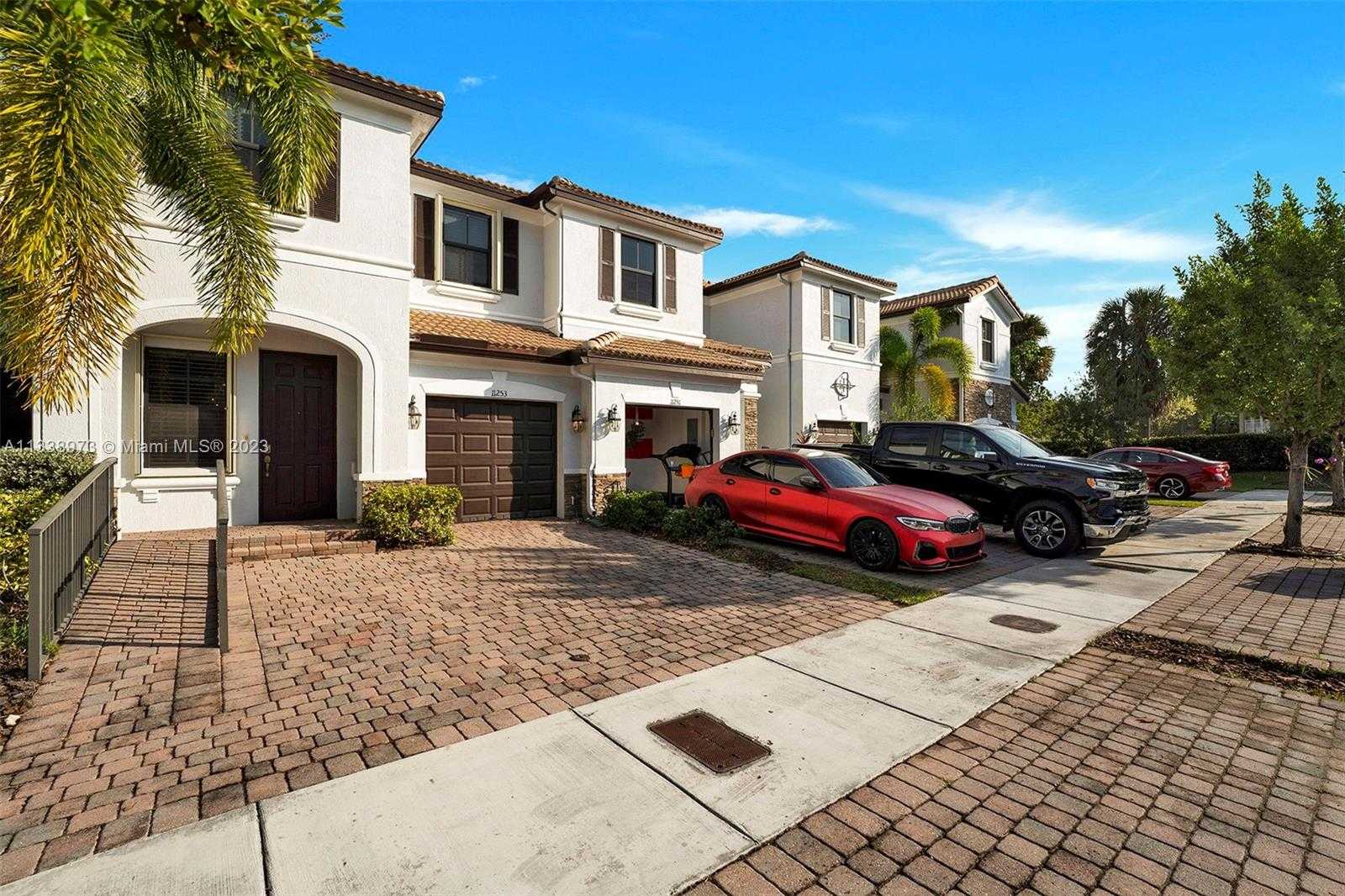 House in Doral, Florida 11622454