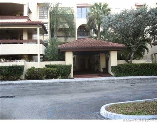 Condominium in De kruispunten, Florida 11622458