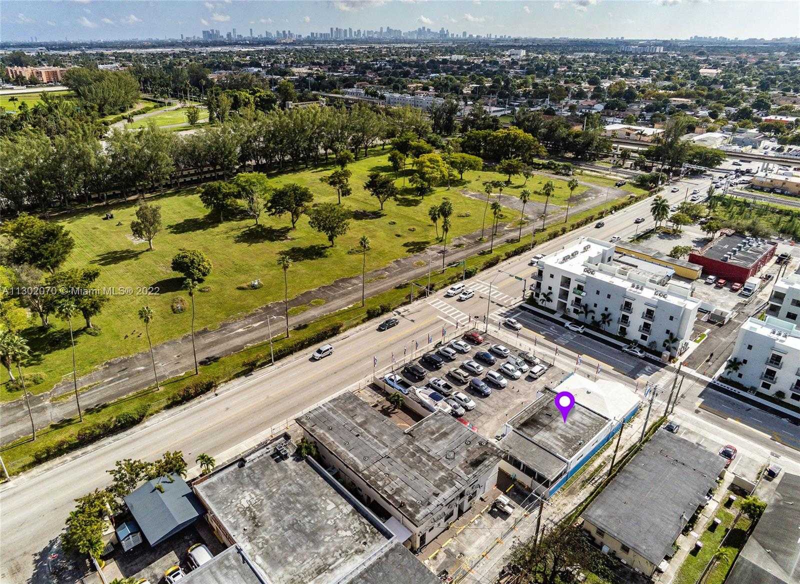 Commercial in Hialeah, Florida 11622477