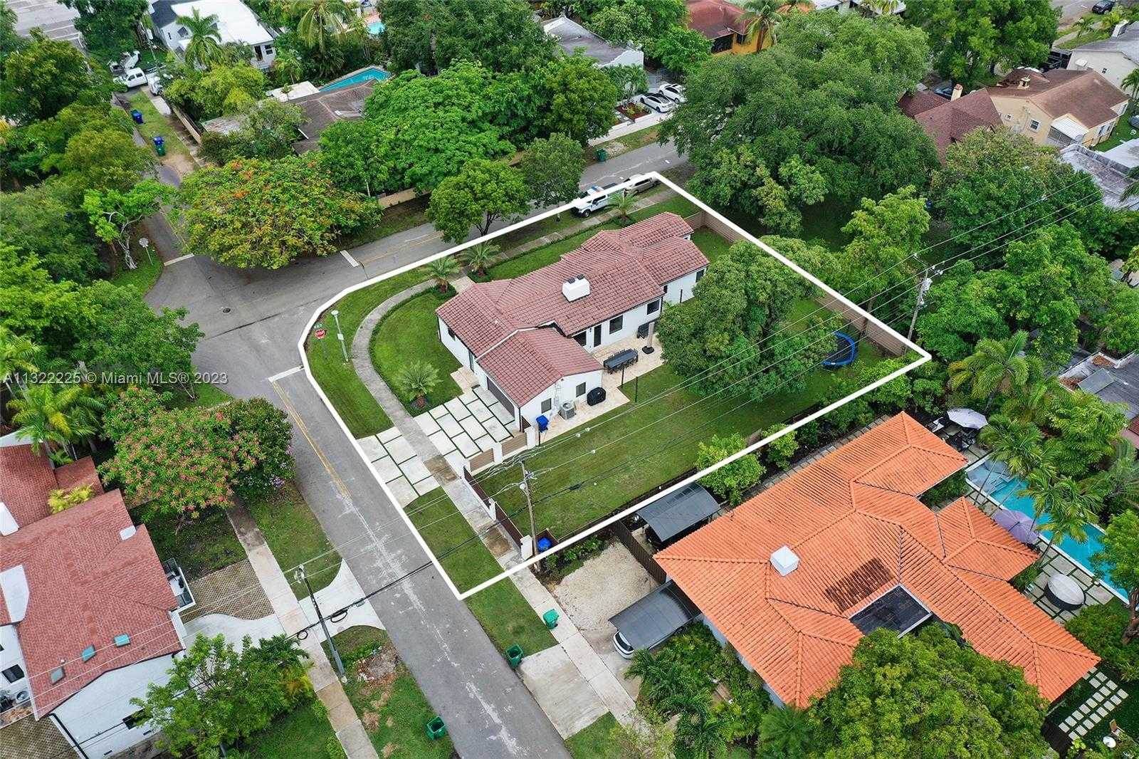 Будинок в Miami, Florida 11622480