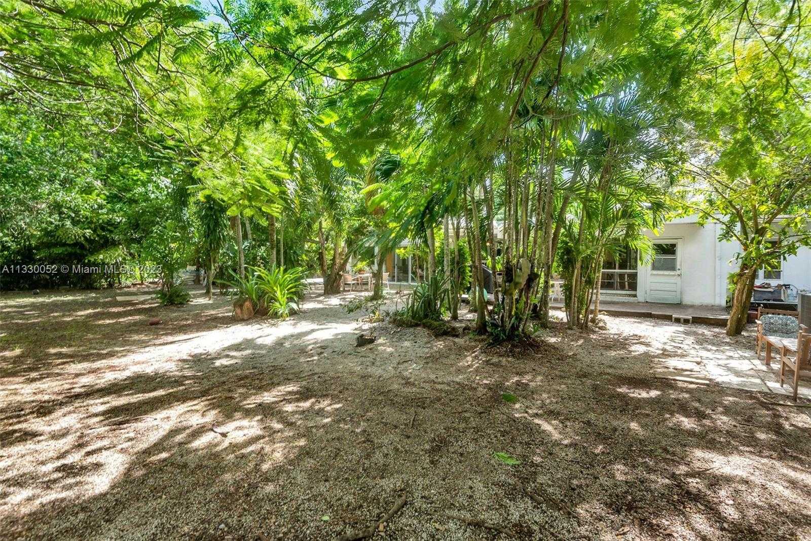 House in South Miami, Florida 11622502