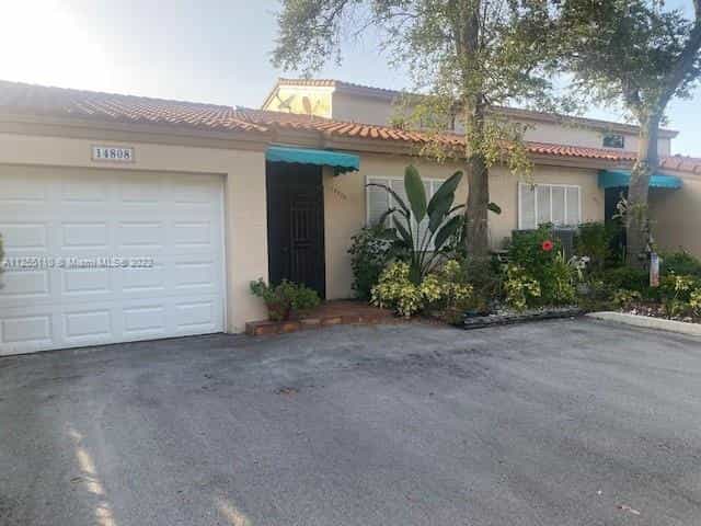 House in Miami Lakes, Florida 11622513