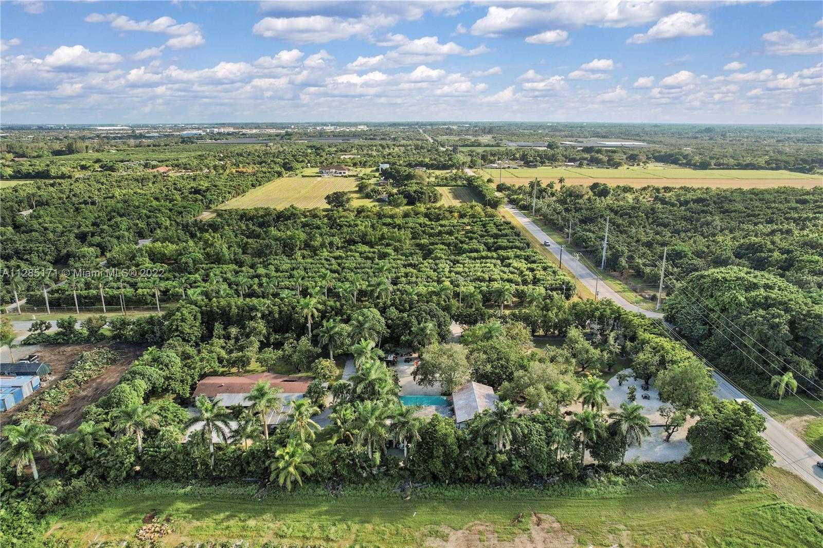 Land in Silver Palm, Florida 11622519