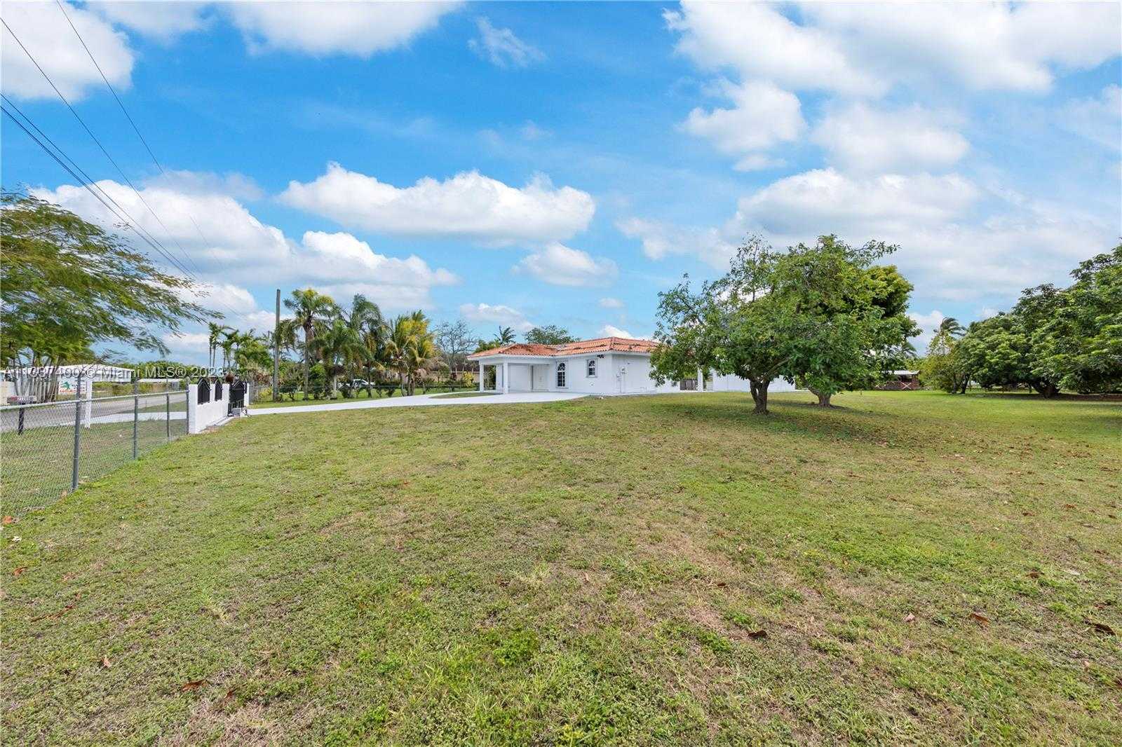 House in Homestead, Florida 11622522