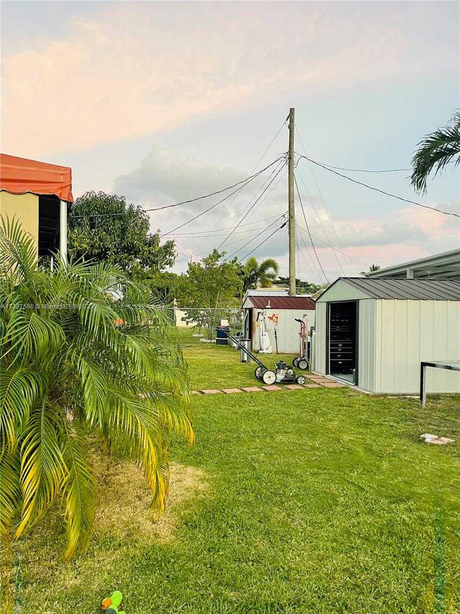 жилой дом в Саут-Майами-Хайтс, Флорида 11622523
