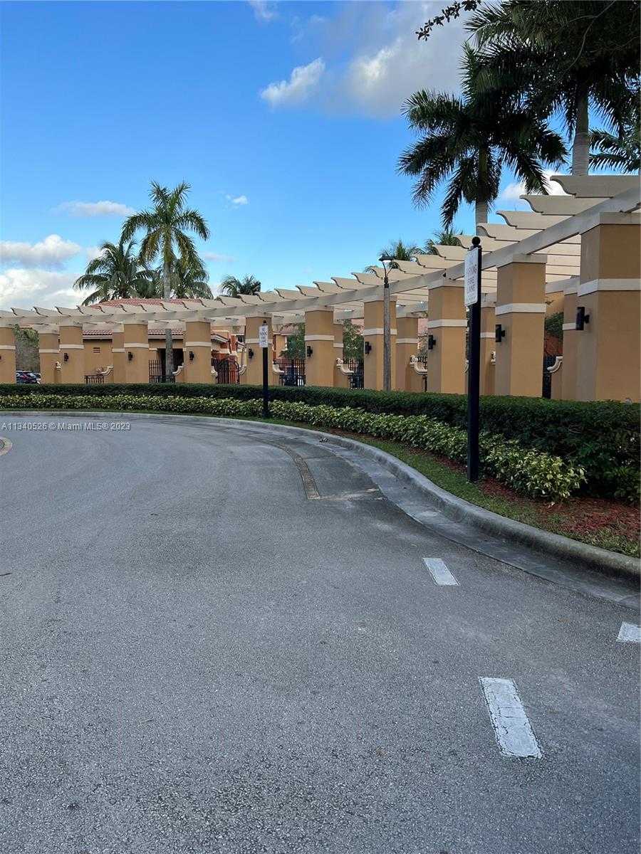 House in Miramar, Florida 11622530