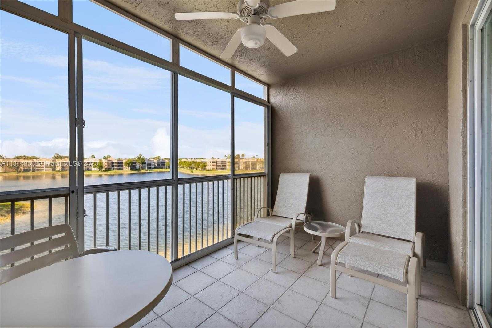 Condominium in Tamarac, Florida 11622531