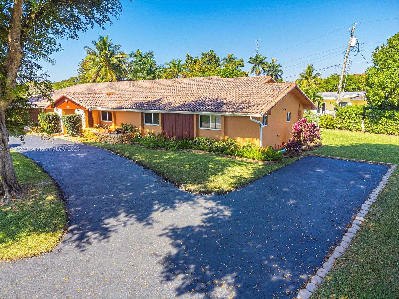 House in Hollywood, Florida 11622543