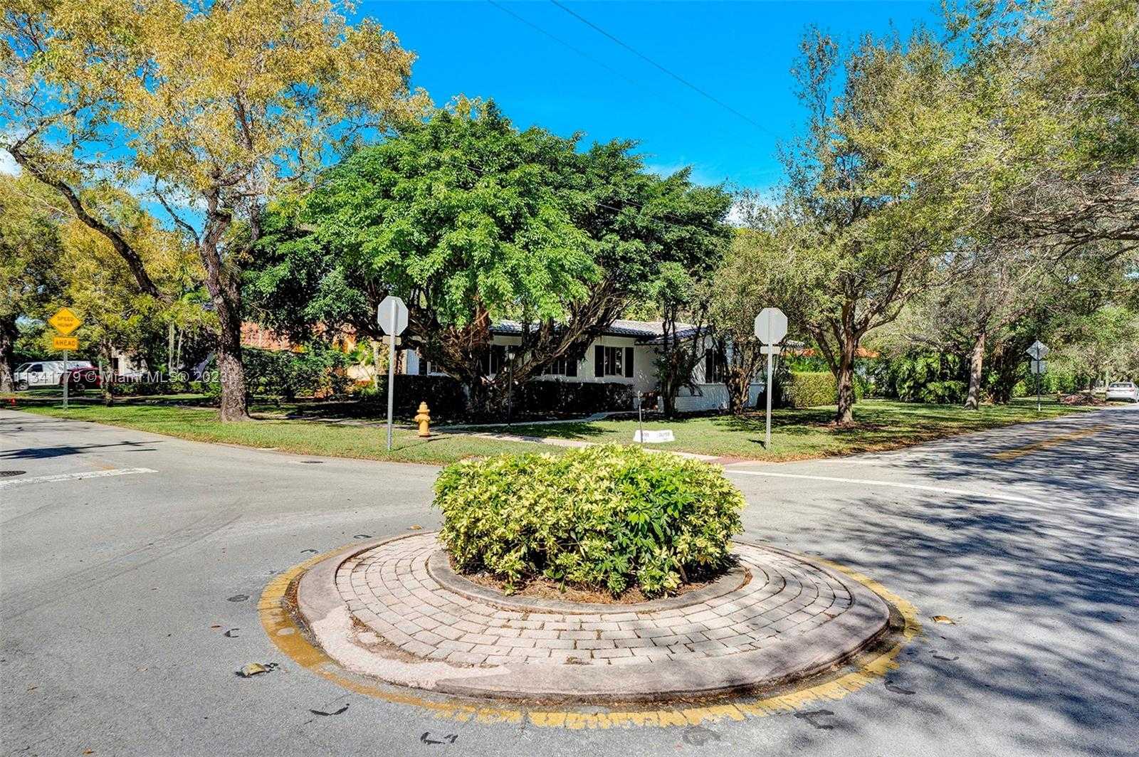 House in Coral Gables, Florida 11622574