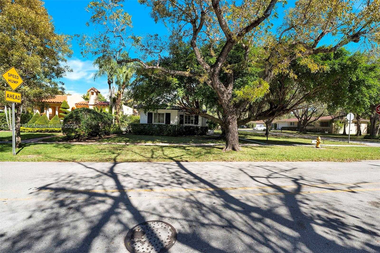 House in Coral Gables, Florida 11622574