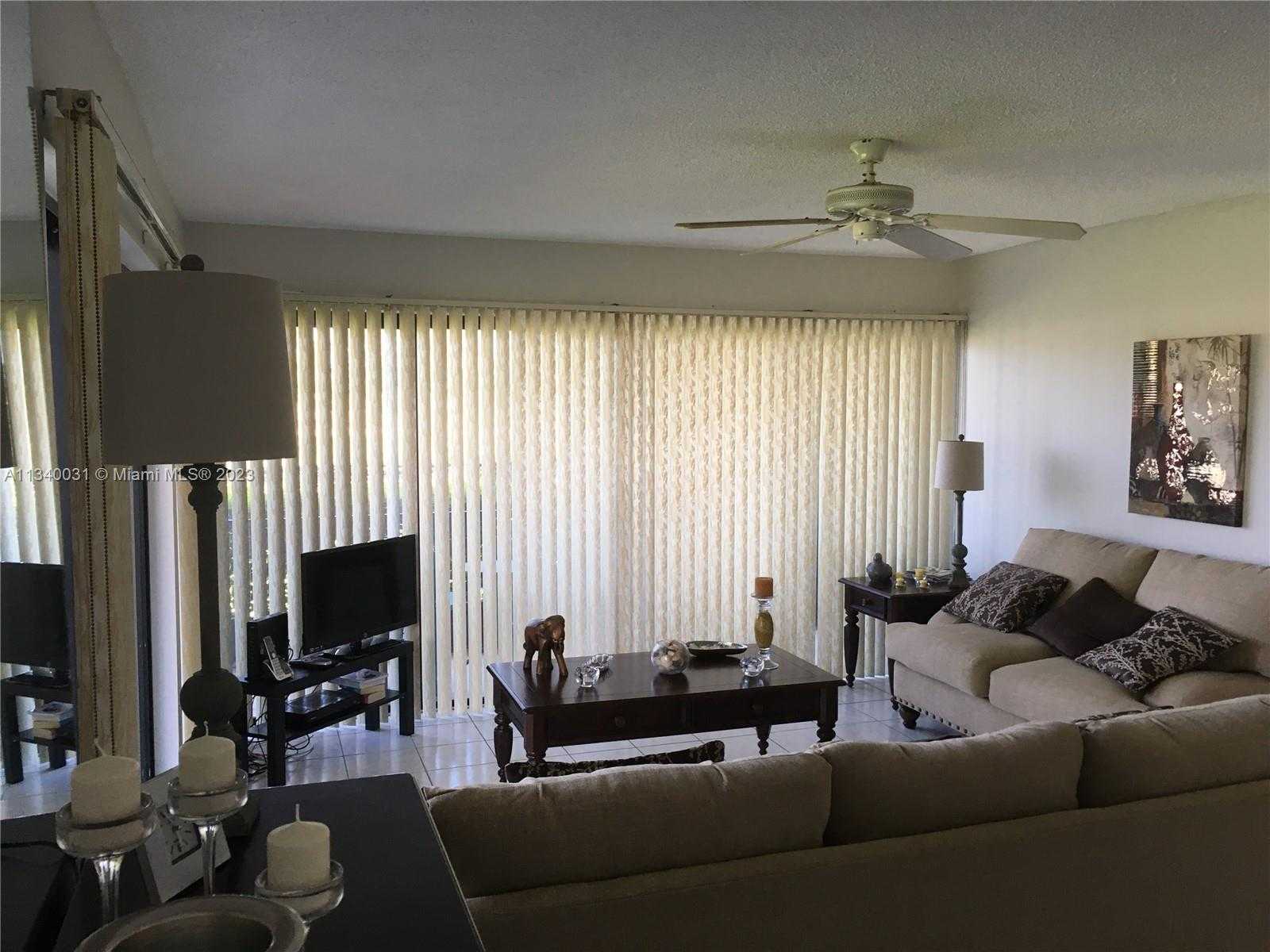 House in West Palm Beach, Florida 11622578
