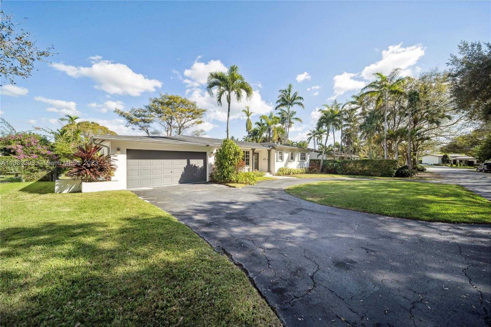 House in South Miami, Florida 11622579