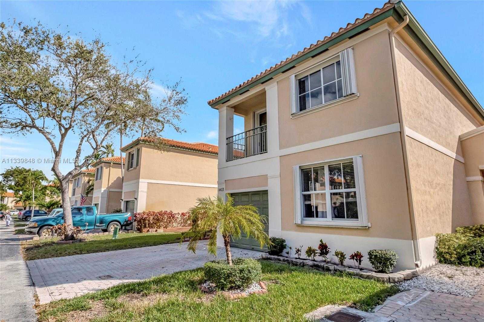 House in Miami Lakes, Florida 11622581