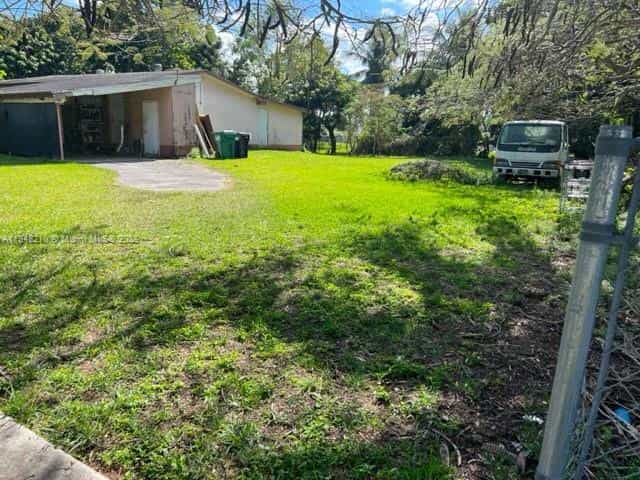 σπίτι σε Naranja, Florida 11622590