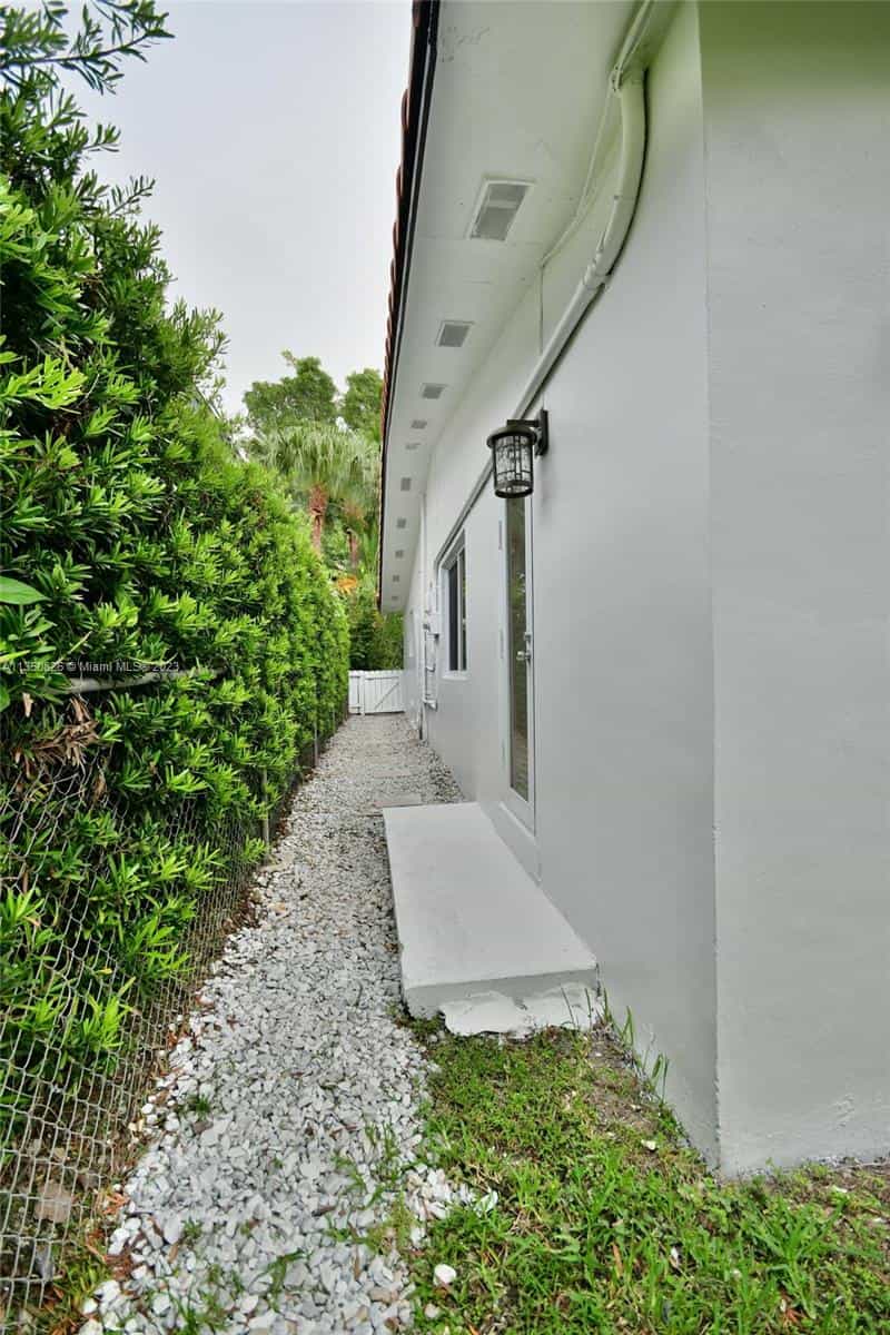 House in Coral Gables, Florida 11622591
