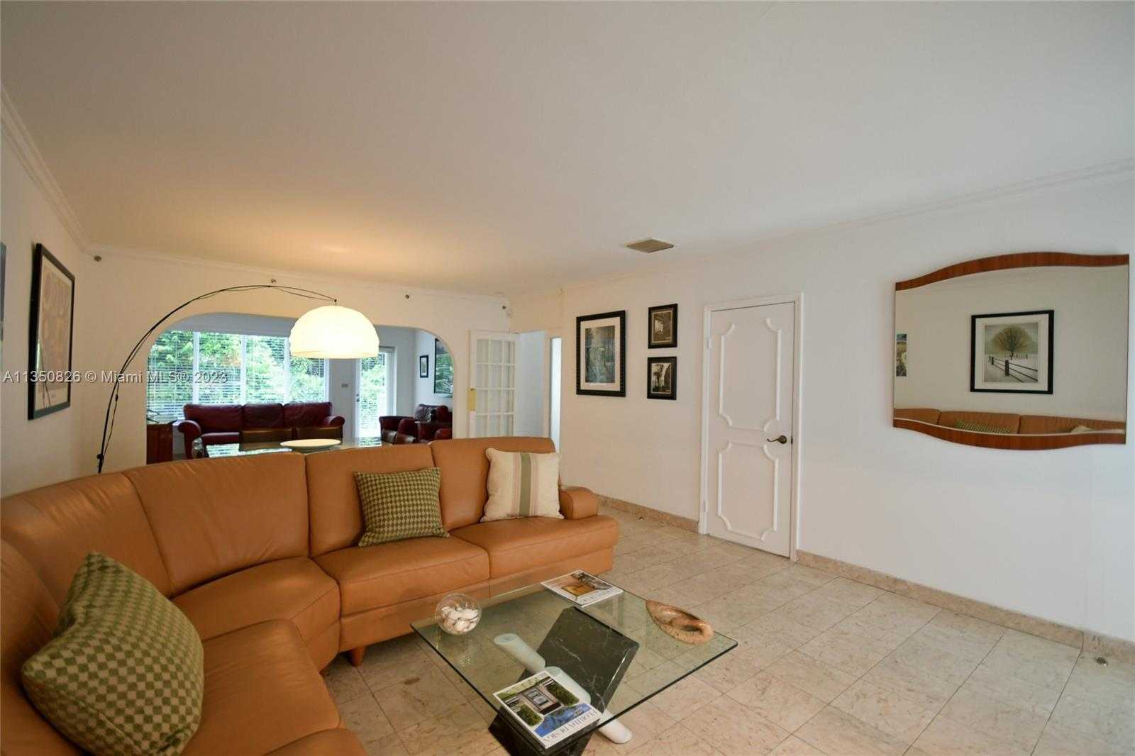 House in Coral Gables, Florida 11622591